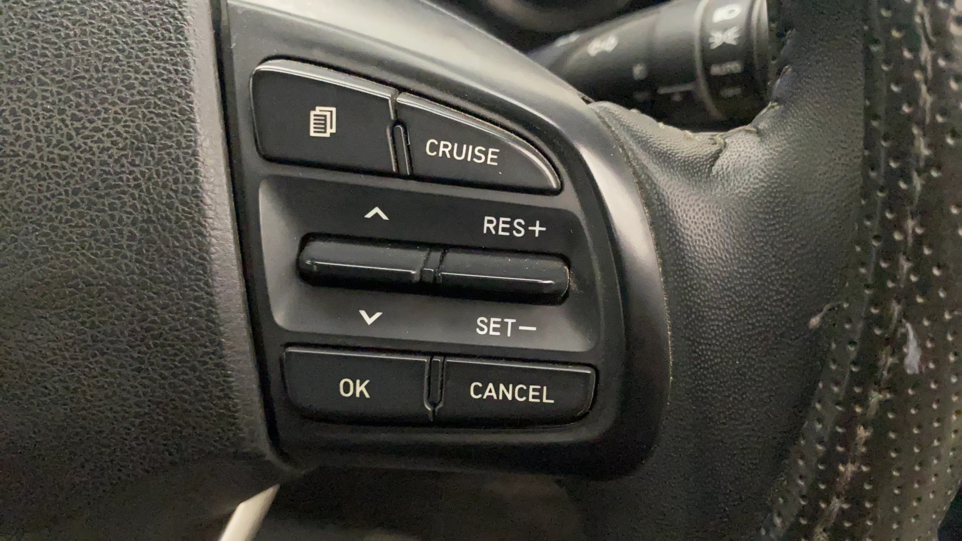 View 2019 Hyundai Venue SX Plus 1.0 Petrol AT Image 3 Used 2019 Hyundai Venue SX Plus 1.0 Petrol AT Image 3