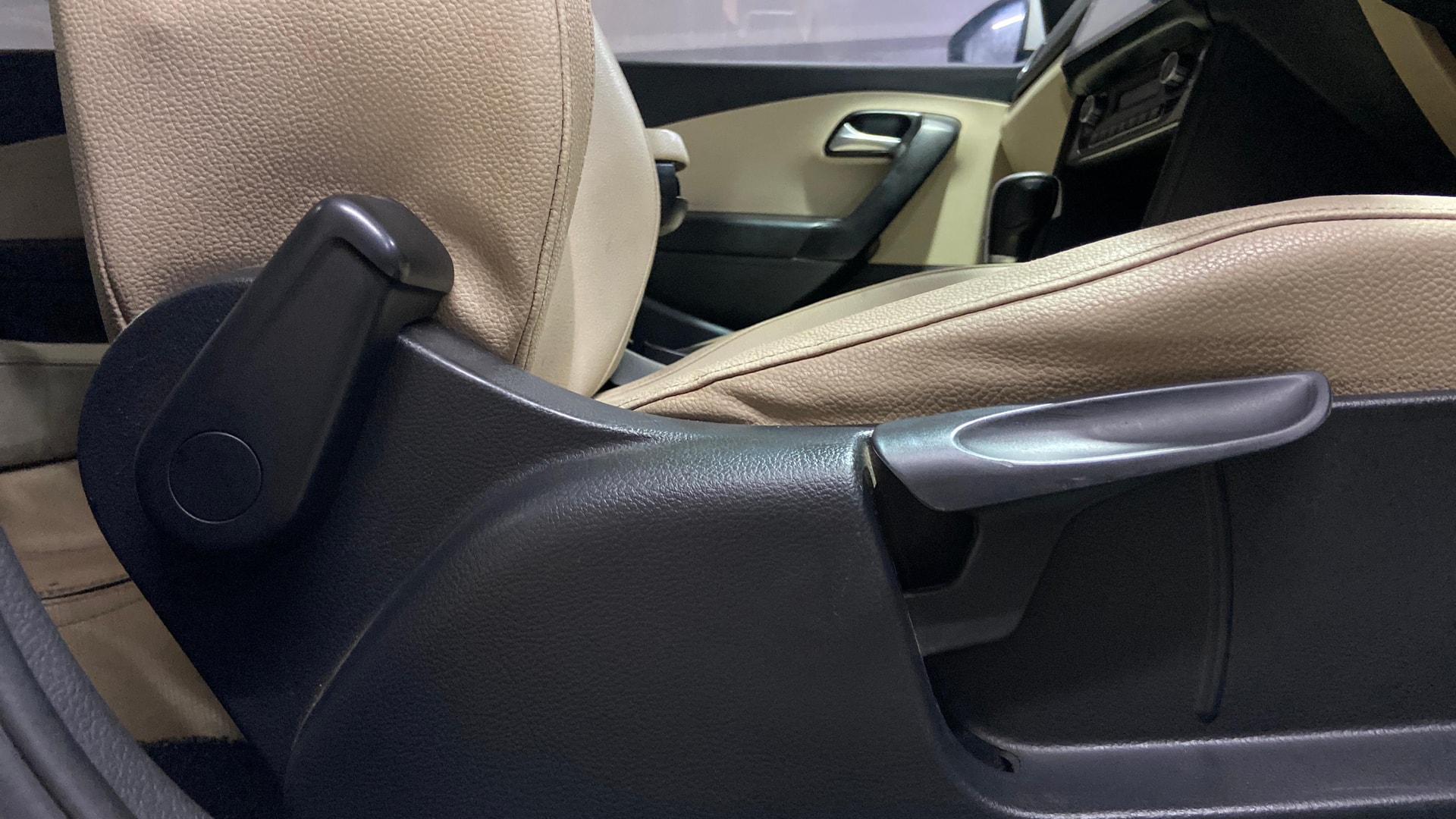 View 2019 Volkswagen Vento 1.2 L TSI Comfortline Petrol AT Image 18 Used 2019 Volkswagen Vento 1.2 L TSI Comfortline Petrol AT Image 18