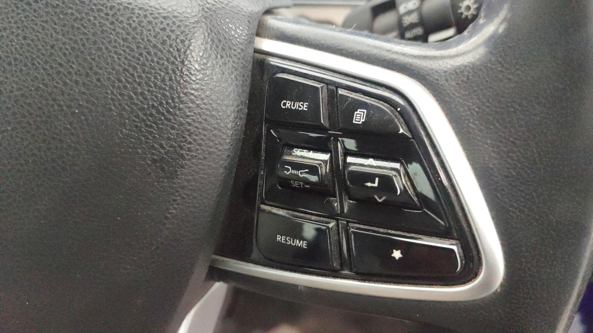 Used 2022 Mahindra XUV700 Used 2022 Mahindra XUV700