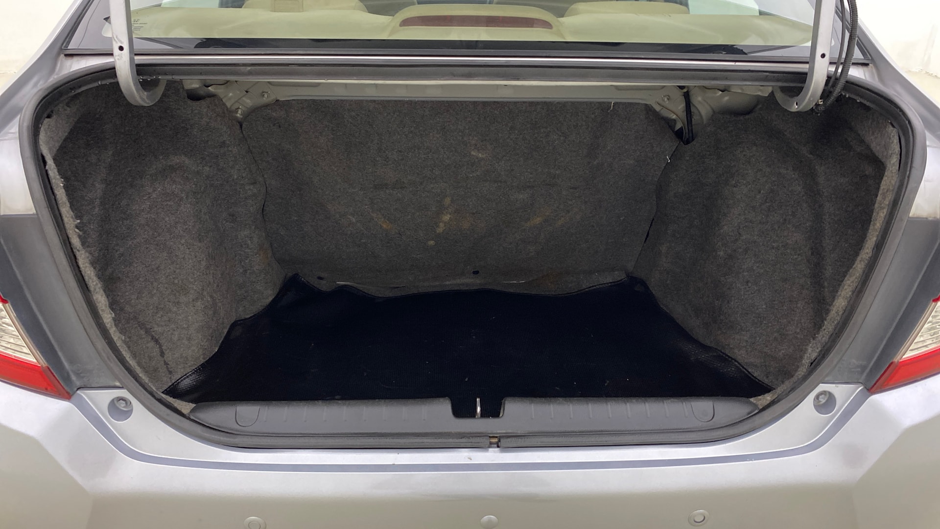 View 2019 Honda Amaze E MT Petrol BS IV Image 10 Used 2019 Honda Amaze E MT Petrol BS IV Image 10