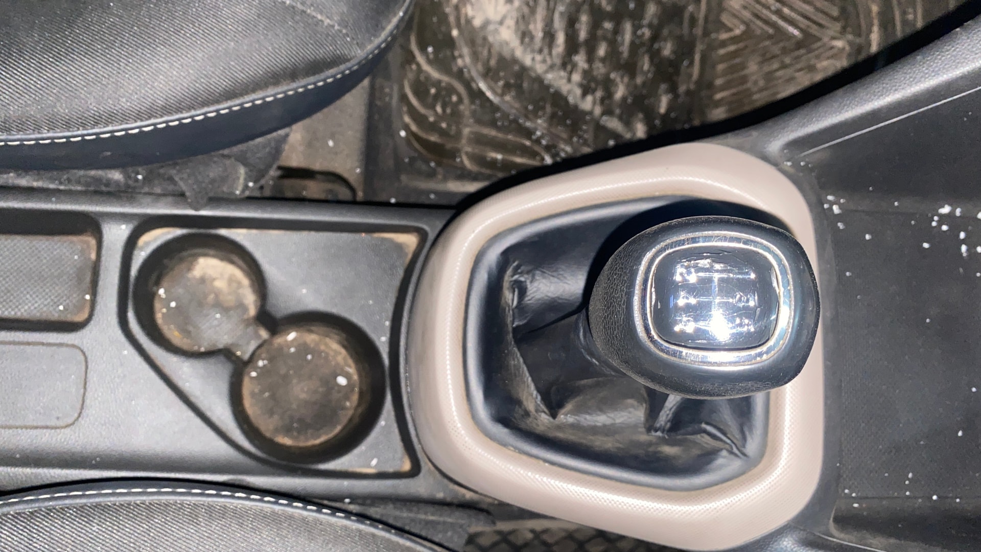 View 2015 Hyundai Grand i10 Sportz 1.2 Kappa Image 38 Used 2015 Hyundai Grand i10 Sportz 1.2 Kappa Image 38