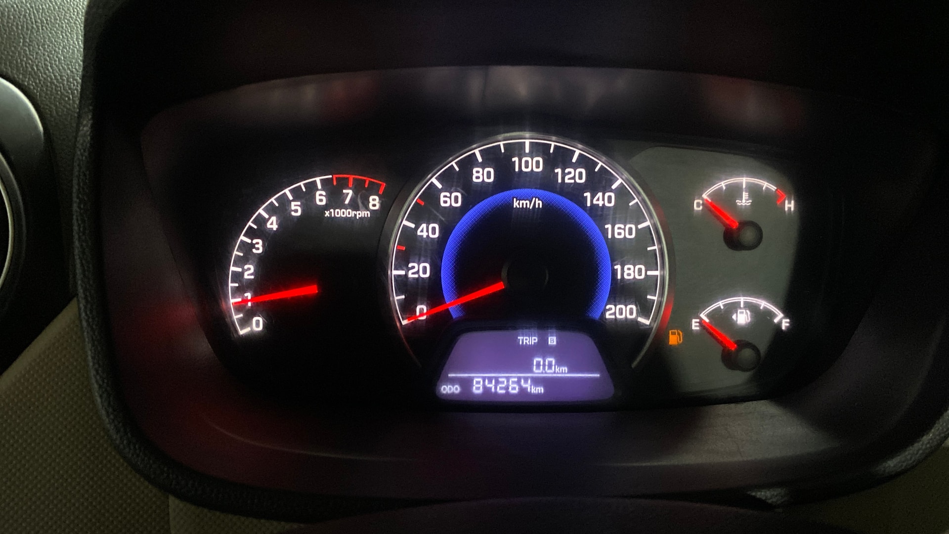 View 2015 Hyundai Grand i10 Sportz 1.2 Kappa Image 34 Used 2015 Hyundai Grand i10 Sportz 1.2 Kappa Image 34