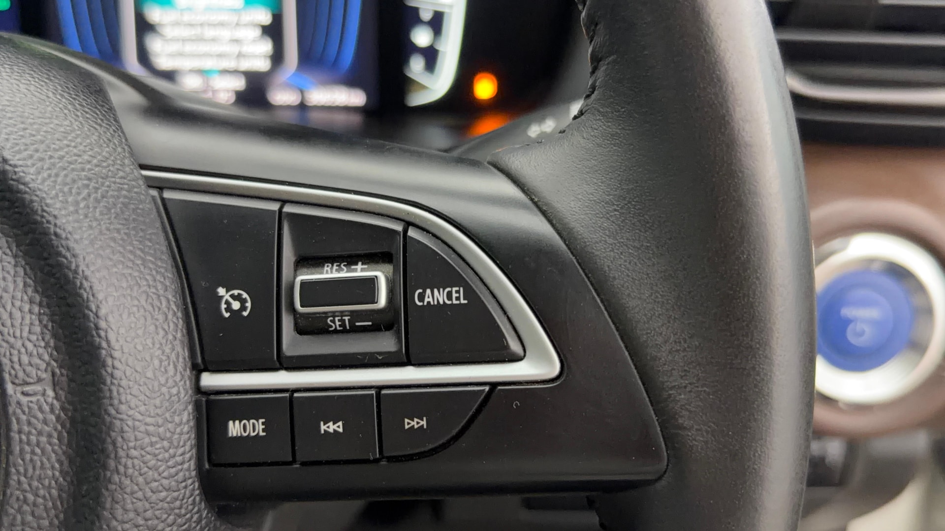 View 2024 Toyota Urban Cruiser Hyryder V e-Drive 2WD HYBRID Image 3 Used 2024 Toyota Urban Cruiser Hyryder V e-Drive 2WD HYBRID Image 3