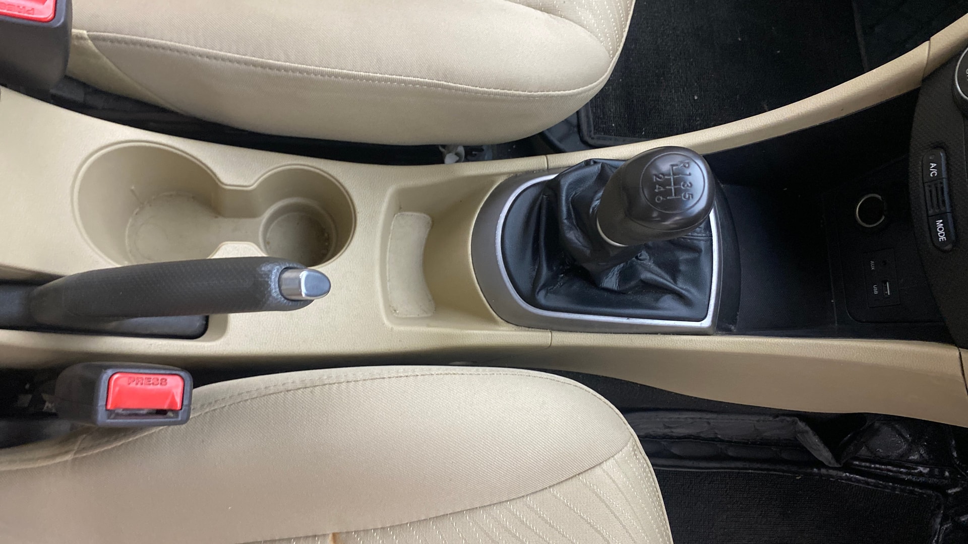View 2015 Hyundai Fluidic Verna 1.4 CRDI Base Image 39 Used 2015 Hyundai Fluidic Verna 1.4 CRDI Base Image 39