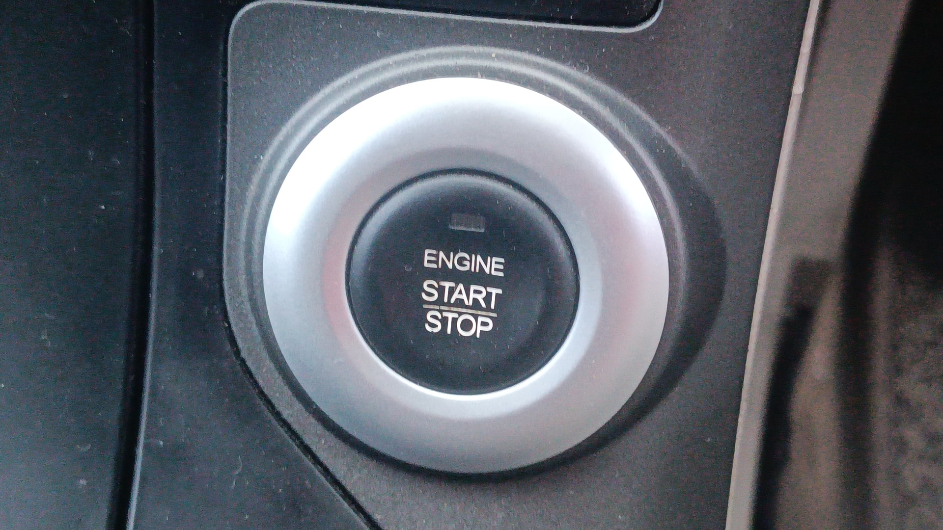 View 2016 Mahindra XUV500 W10 FWD Image 42 Used 2016 Mahindra XUV500 W10 FWD Image 42