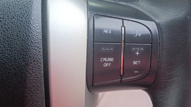 View Mahindra XUV500 Image 3 Used Mahindra XUV500 Image 3
