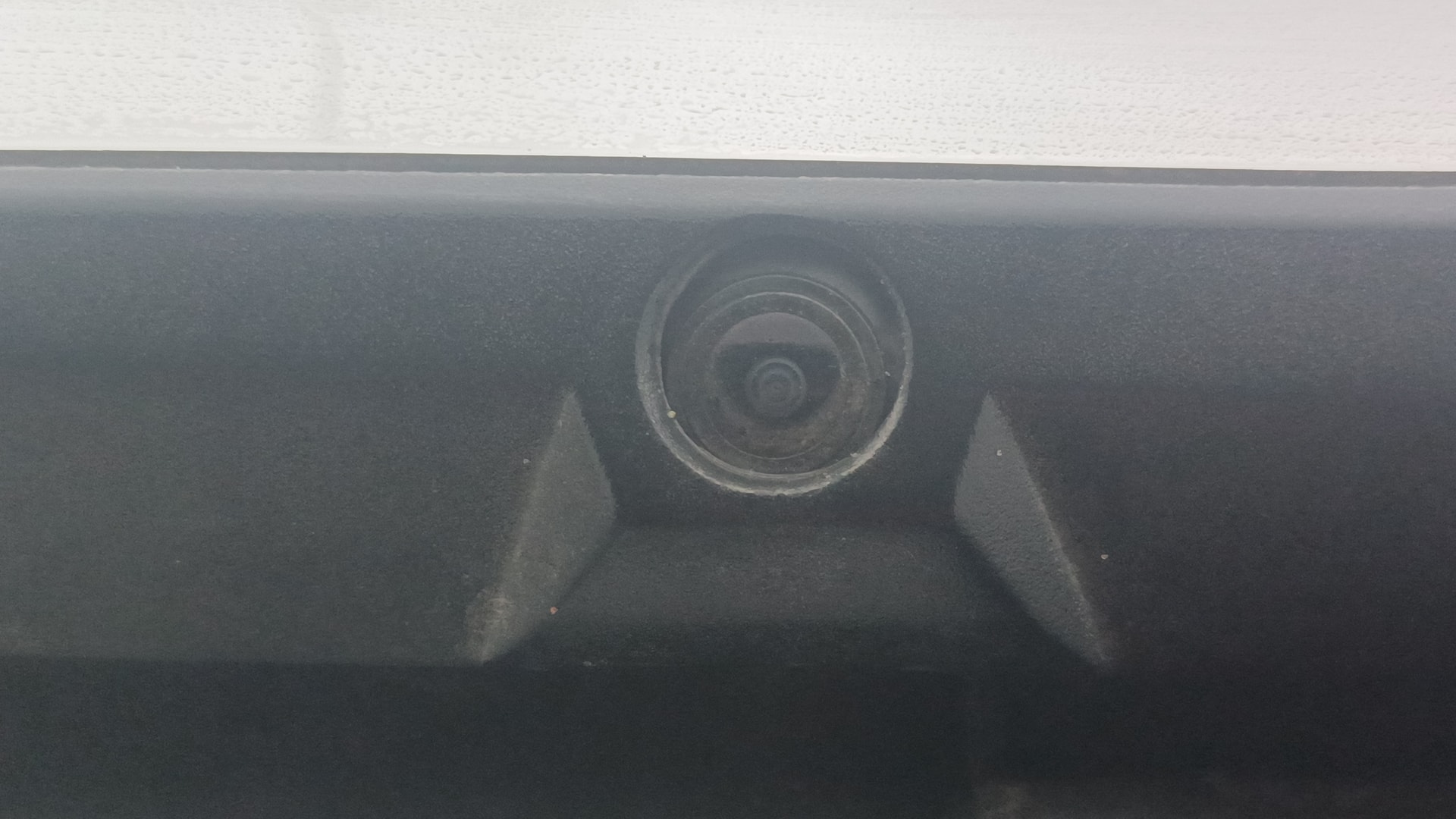 View 2016 Mahindra XUV500 W10 FWD Image 17 Used 2016 Mahindra XUV500 W10 FWD Image 17
