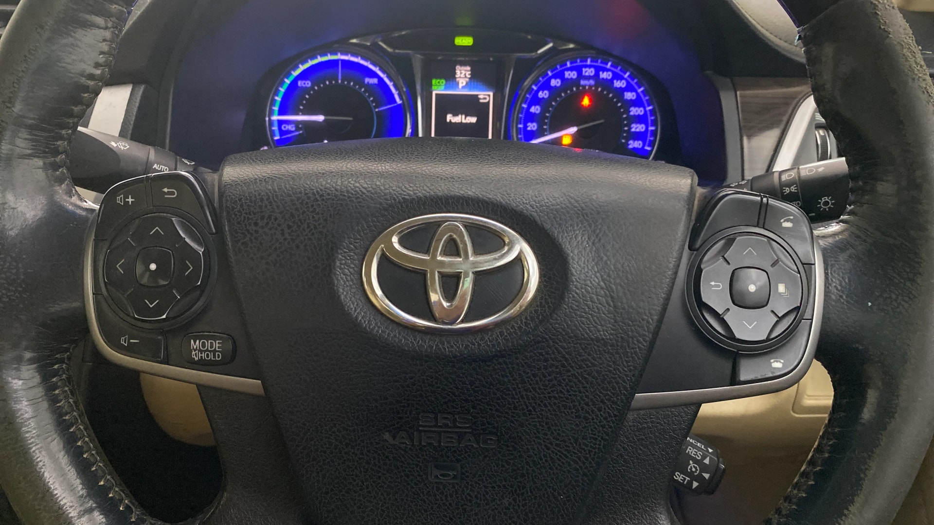 View 2016 Toyota Camry Hybrid Image 3 Used 2016 Toyota Camry Hybrid Image 3