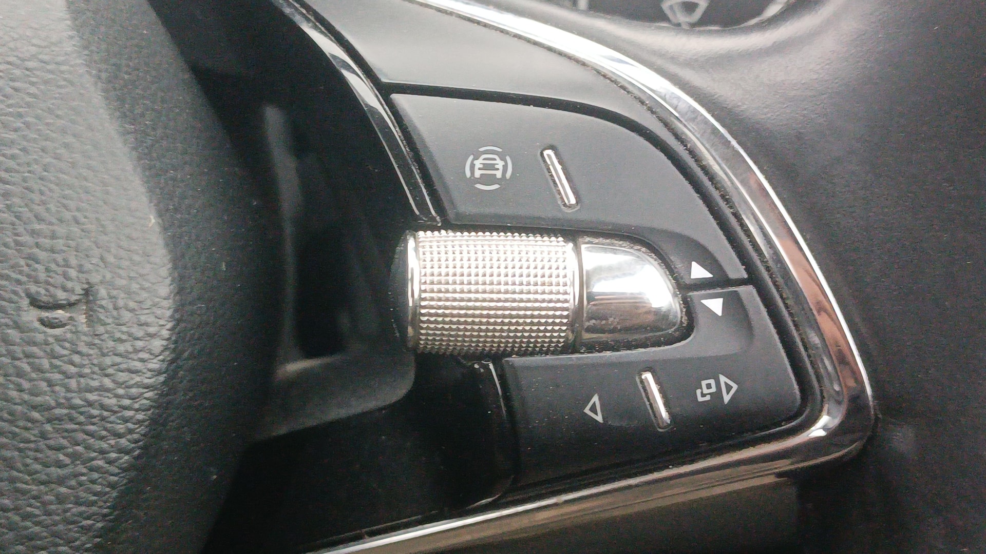 View 2022 Skoda Kushaq Style 1.5 TSI MT Image 3 Used 2022 Skoda Kushaq Style 1.5 TSI MT Image 3