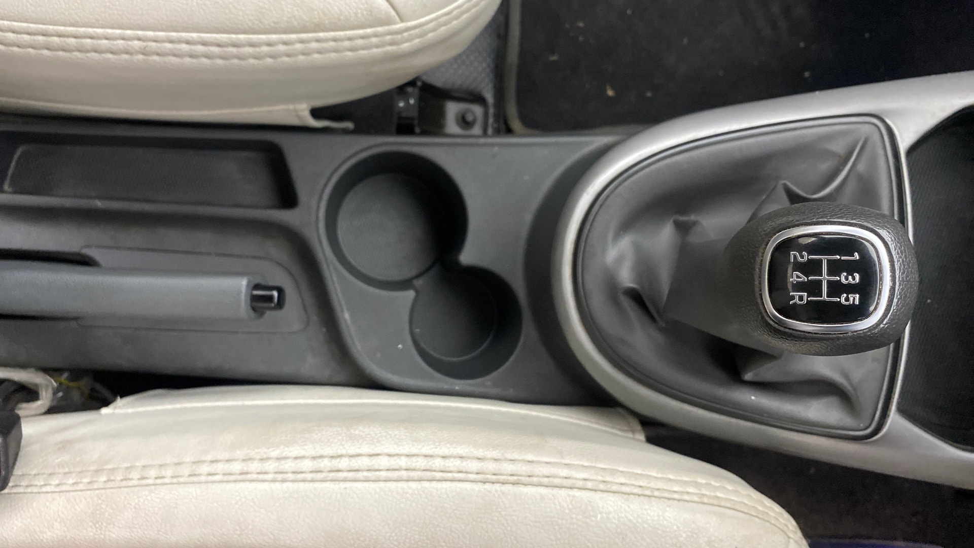 View 2023 Hyundai Grand i10 Nios Sportz Petrol Image 39 Used 2023 Hyundai Grand i10 Nios Sportz Petrol Image 39