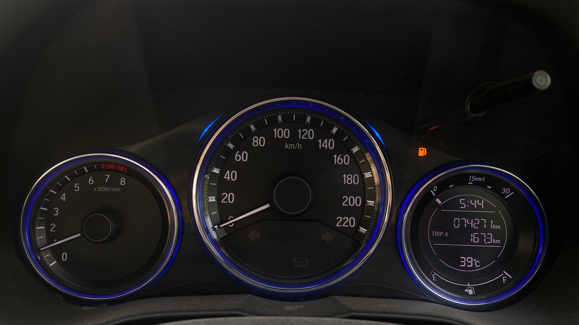 View 2015 Honda City ZX MT Diesel Anniversary Edition Image 21 Used 2015 Honda City ZX MT Diesel Anniversary Edition Image 21