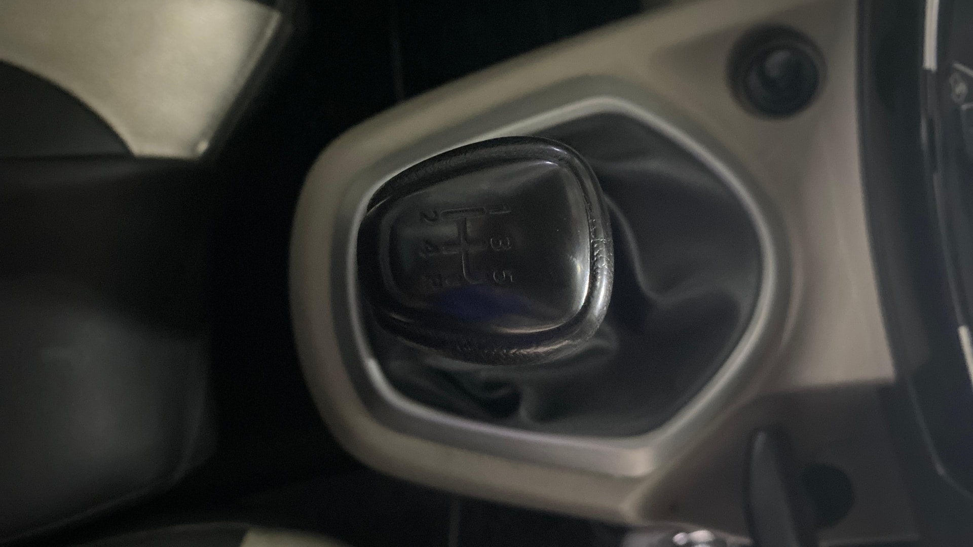 View 2016 Datsun Go T Image 37 Used 2016 Datsun Go T Image 37