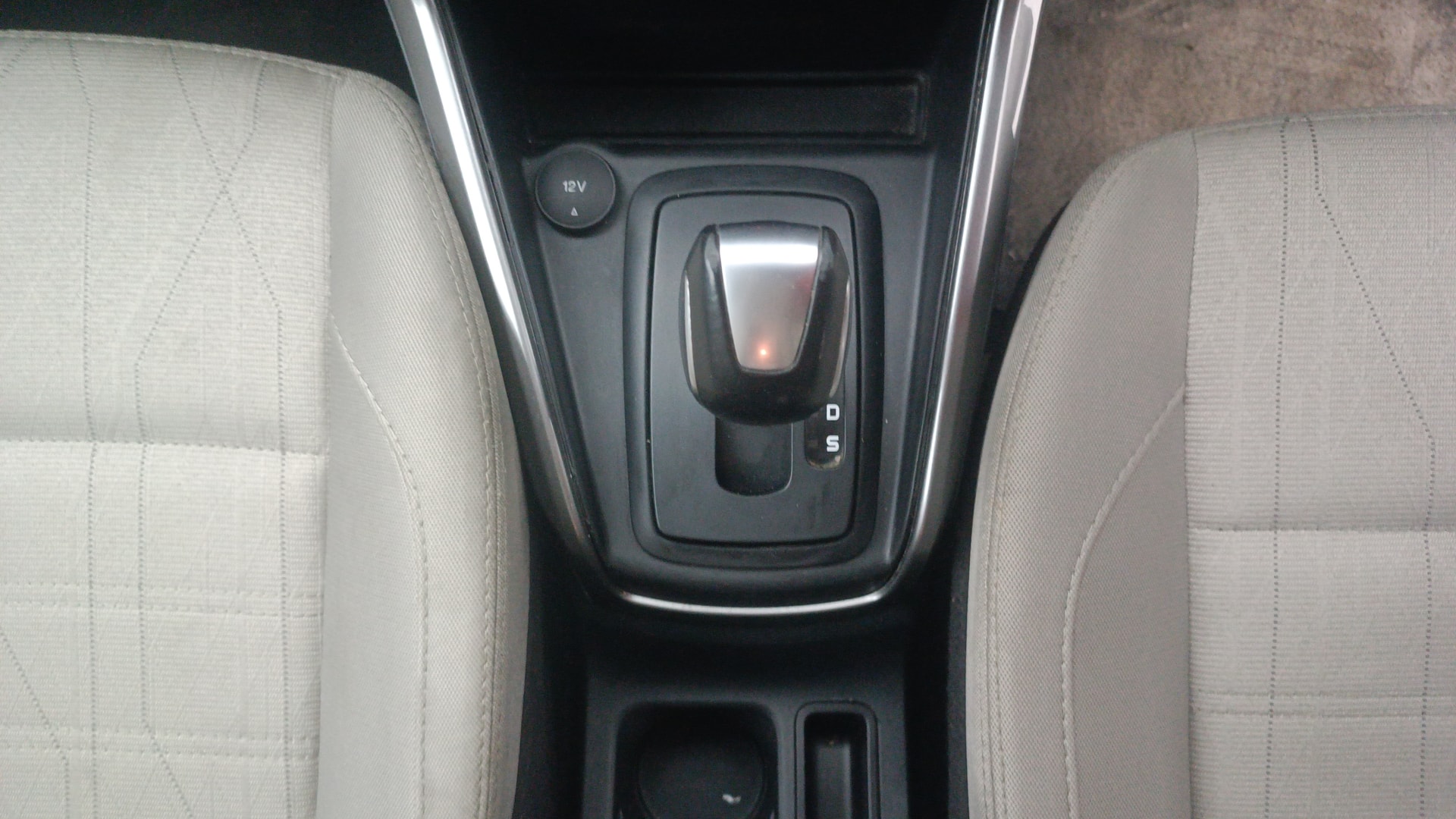 View 2020 Ford EcoSport 1.5 TDCi Diesel Ambiente BS IV Image 42 Used 2020 Ford EcoSport 1.5 TDCi Diesel Ambiente BS IV Image 42