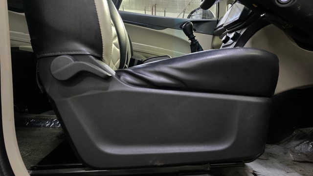 View Mahindra Marazzo Image 19 Used Mahindra Marazzo Image 19
