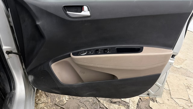 View Hyundai Grand i10 Image 38 Used Hyundai Grand i10 Image 38
