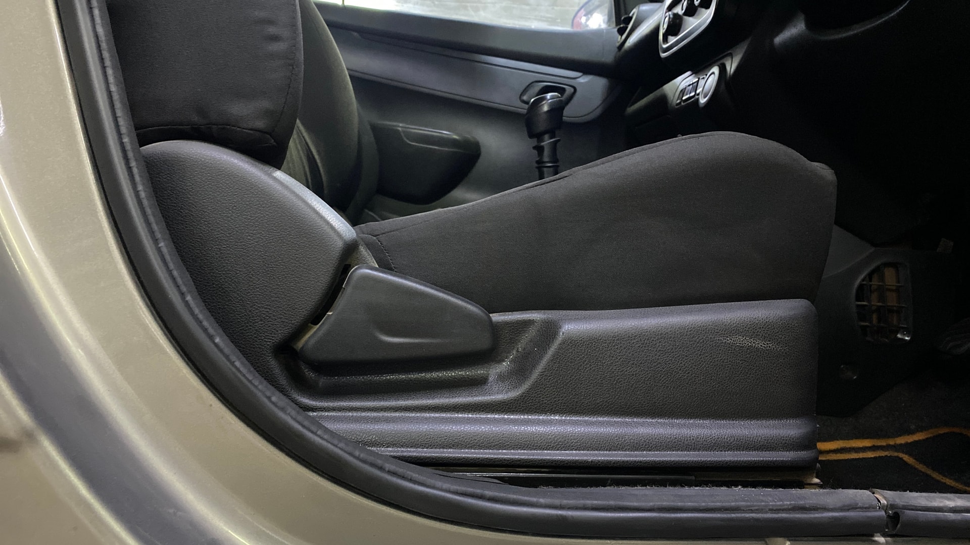 View 2018 Renault Kwid RXL Image 12 Used 2018 Renault Kwid RXL Image 12