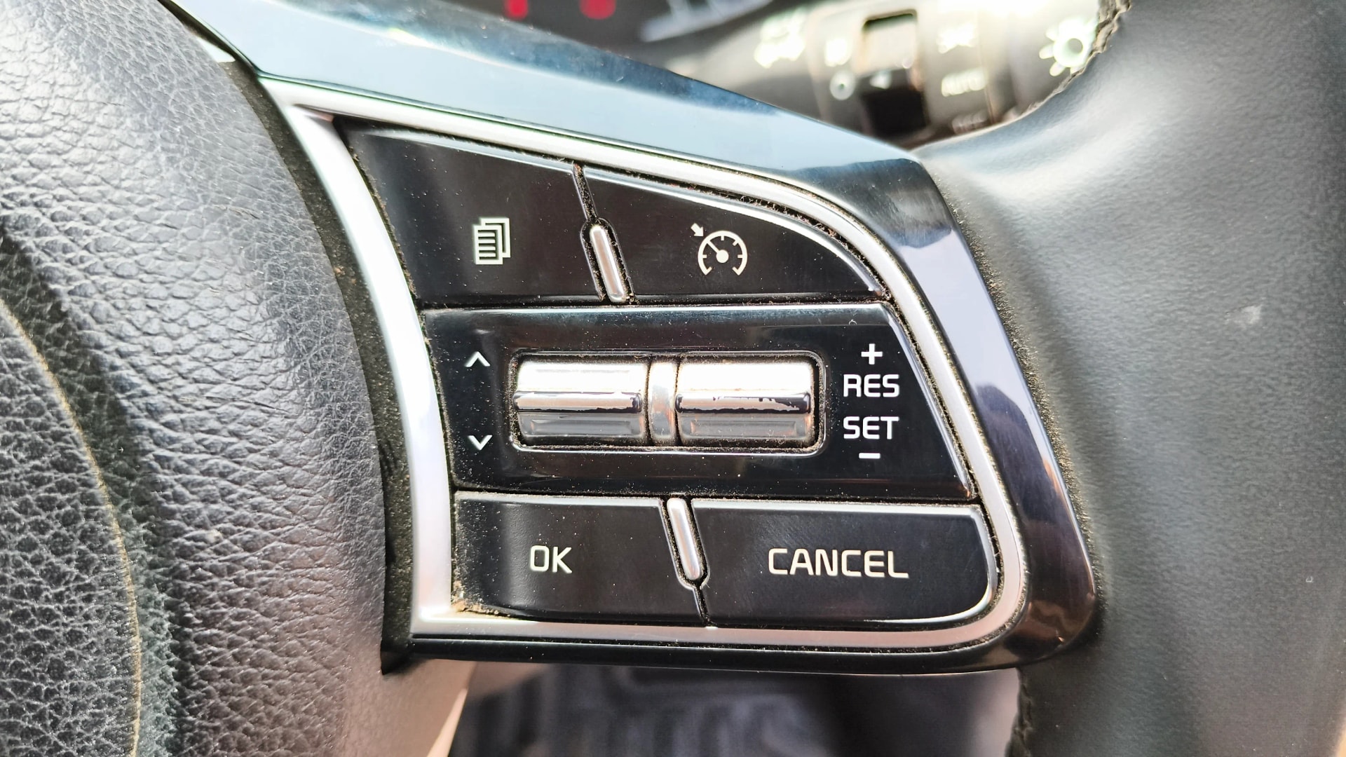 View 2021 Kia Sonet HTX iMT Petrol Image 3 Used 2021 Kia Sonet HTX iMT Petrol Image 3