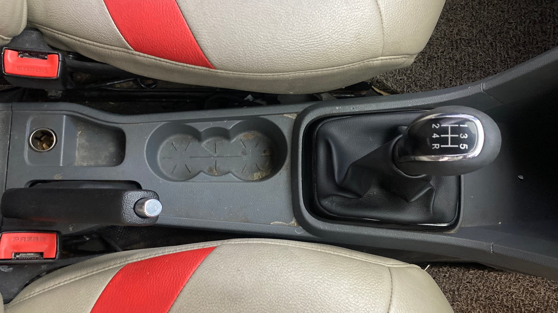 View 2019 Tata Tigor XE Diesel Image 38 Used 2019 Tata Tigor XE Diesel Image 38