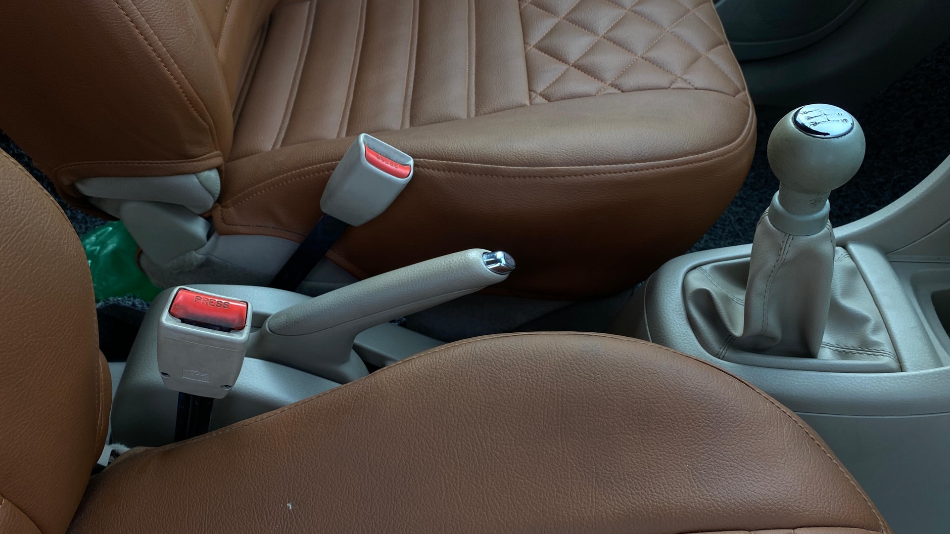 View 2019 Maruti Suzuki 1000 Base Variant Image 38 Used 2019 Maruti Suzuki 1000 Base Variant Image 38