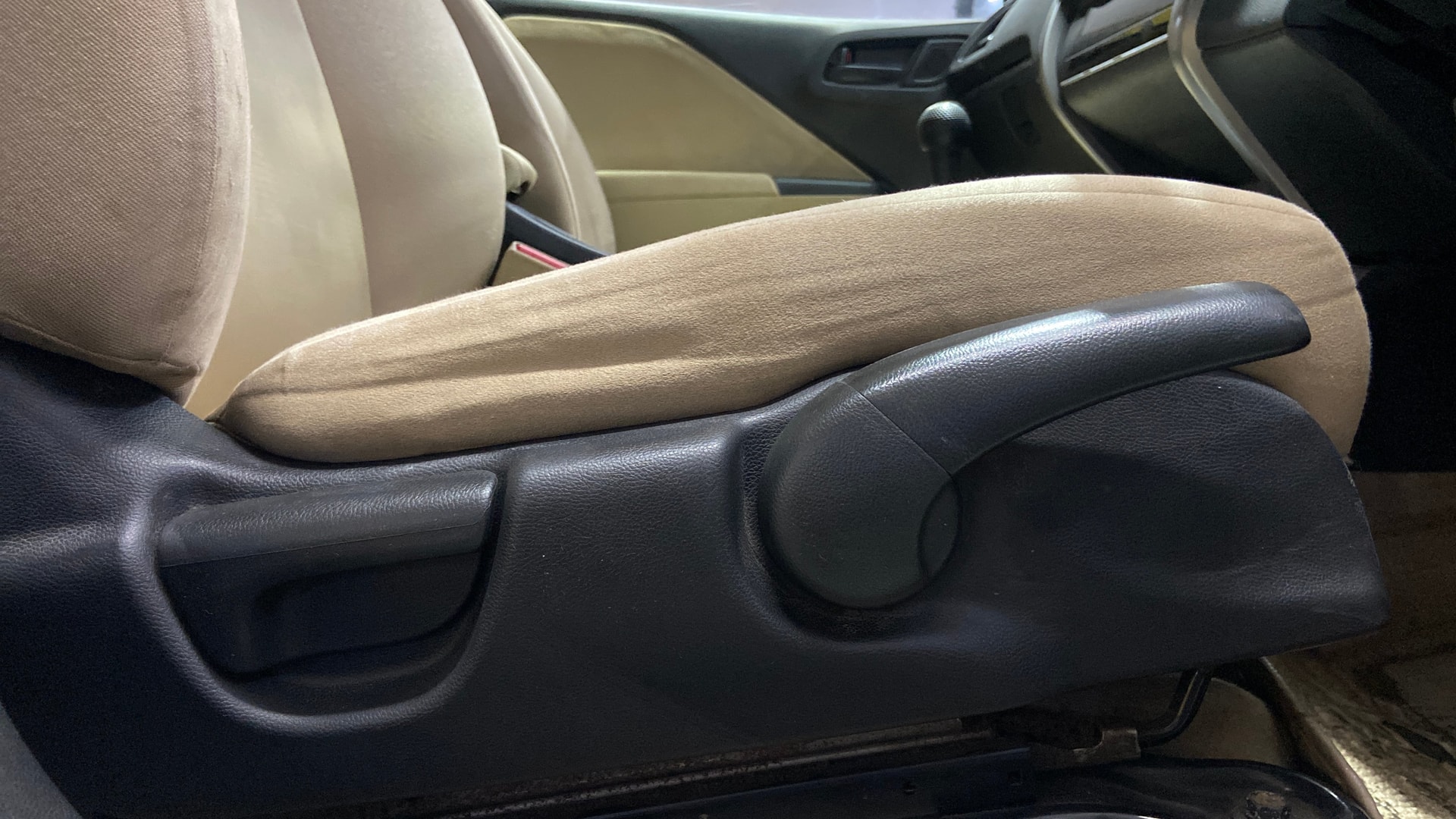 View 2015 Honda City ZX MT Diesel Anniversary Edition Image 19 Used 2015 Honda City ZX MT Diesel Anniversary Edition Image 19