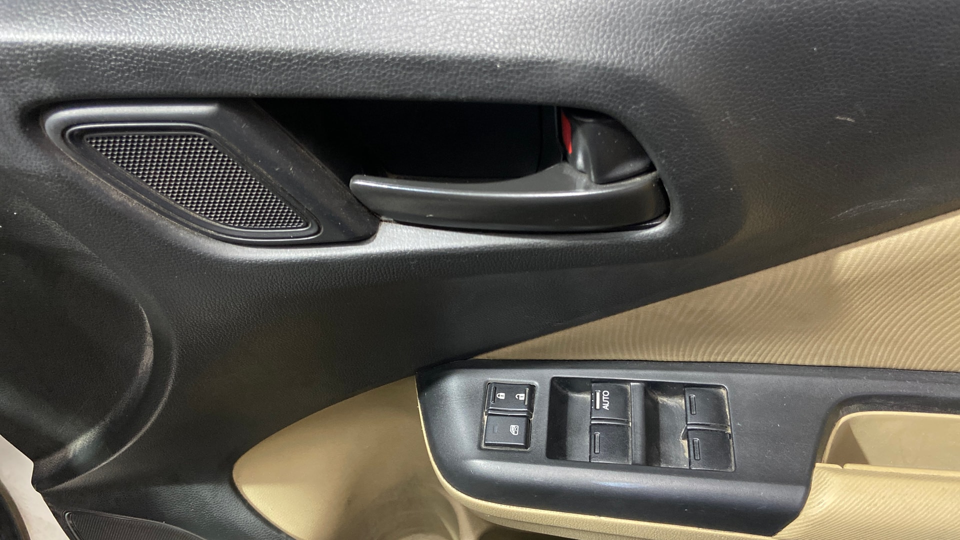 View 2015 Honda City ZX MT Diesel Anniversary Edition Image 33 Used 2015 Honda City ZX MT Diesel Anniversary Edition Image 33