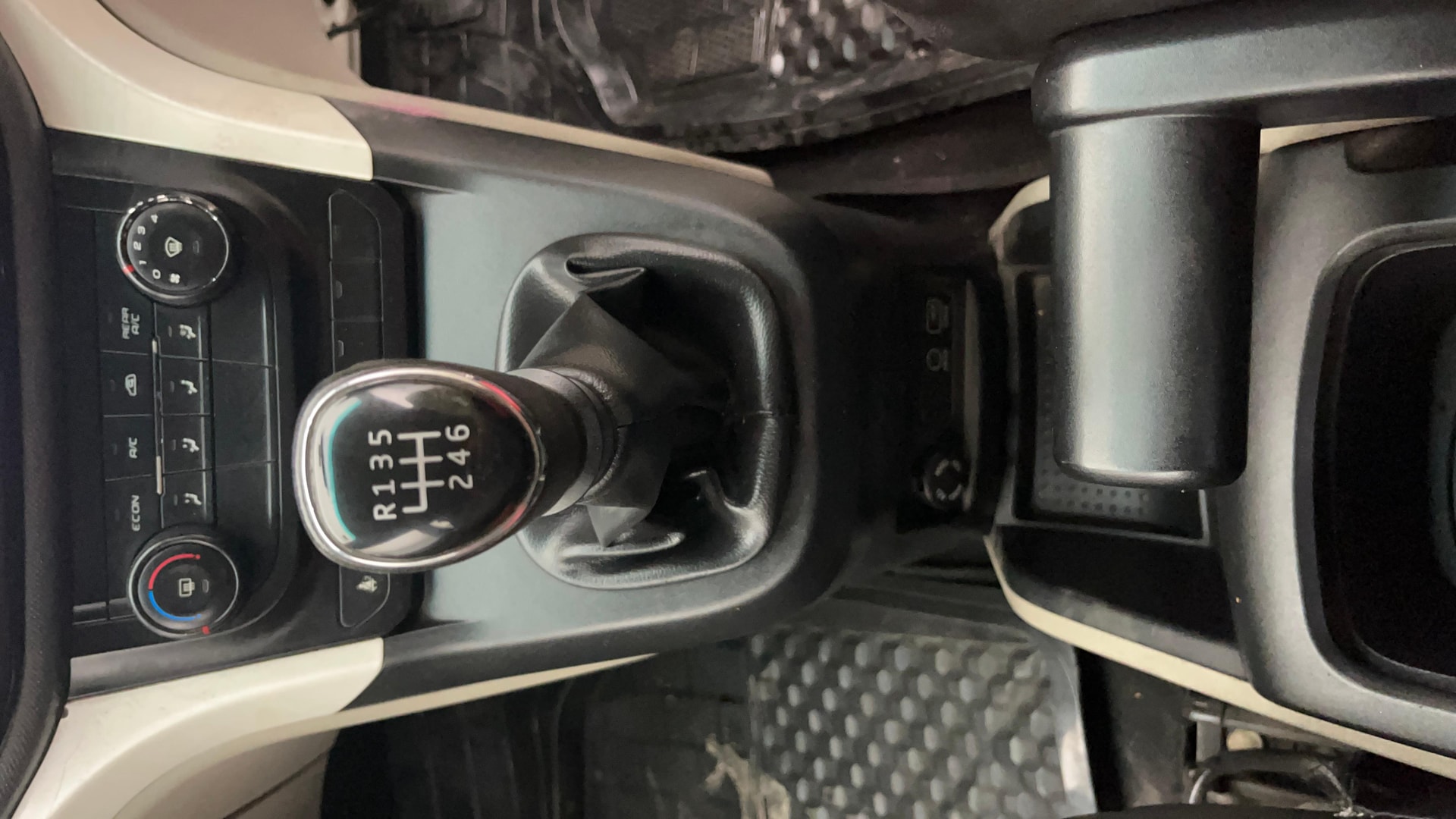 View 2019 Mahindra Marazzo M6 7-Seater Image 38 Used 2019 Mahindra Marazzo M6 7-Seater Image 38