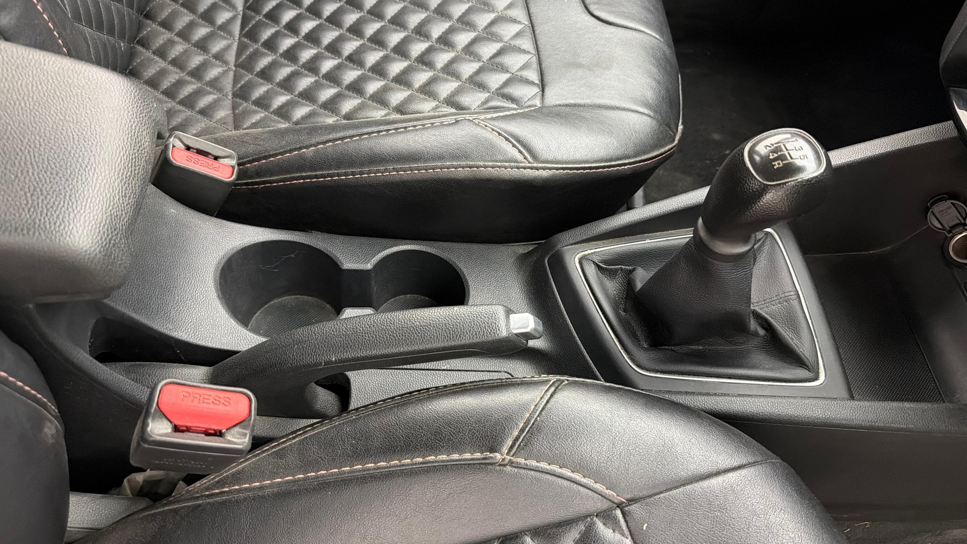 View 2020 Hyundai Elite i20 1.2 Sportz Plus Petrol Image 37 Used 2020 Hyundai Elite i20 1.2 Sportz Plus Petrol Image 37