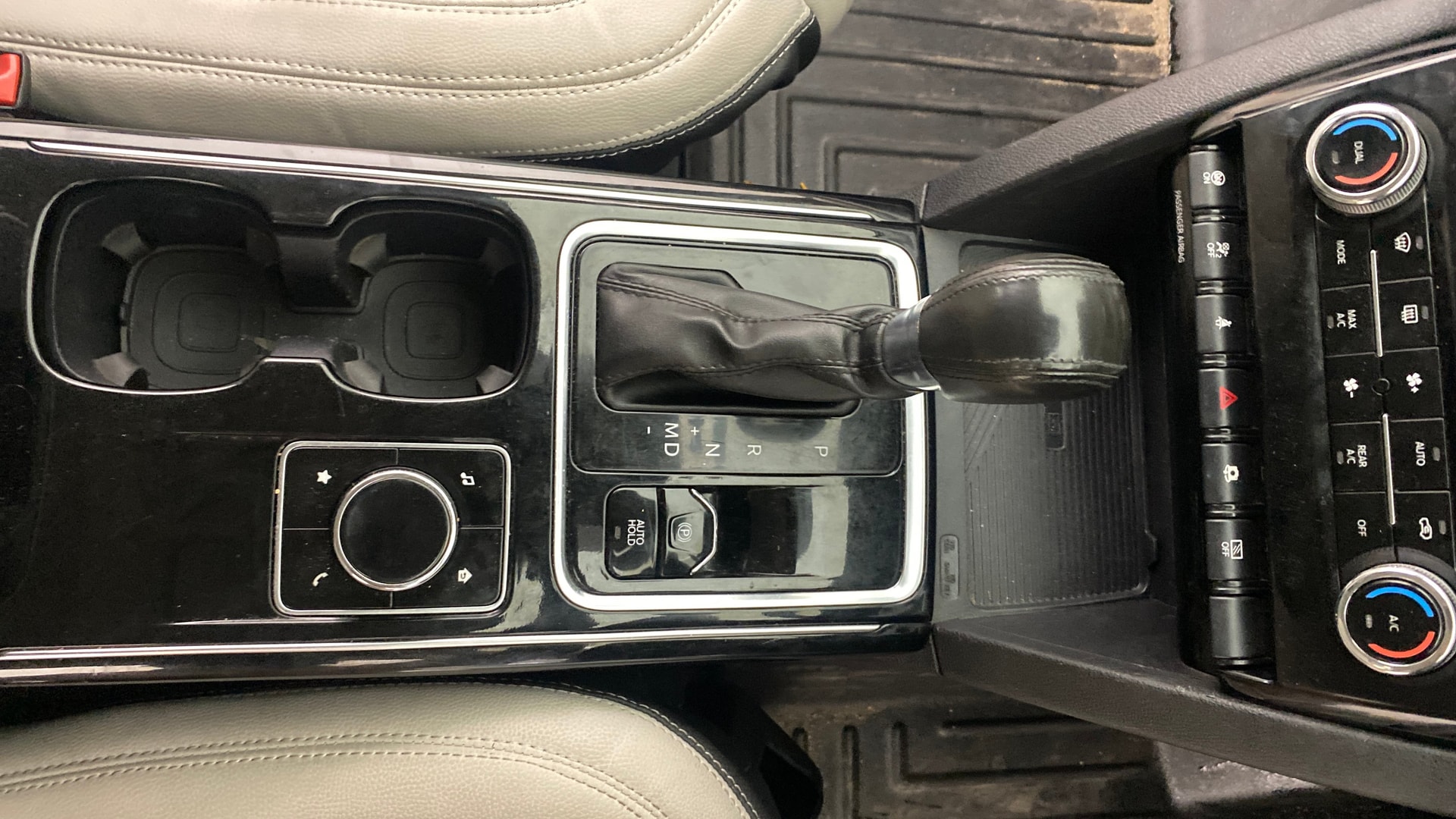 Used 2022 Mahindra XUV700 Used 2022 Mahindra XUV700