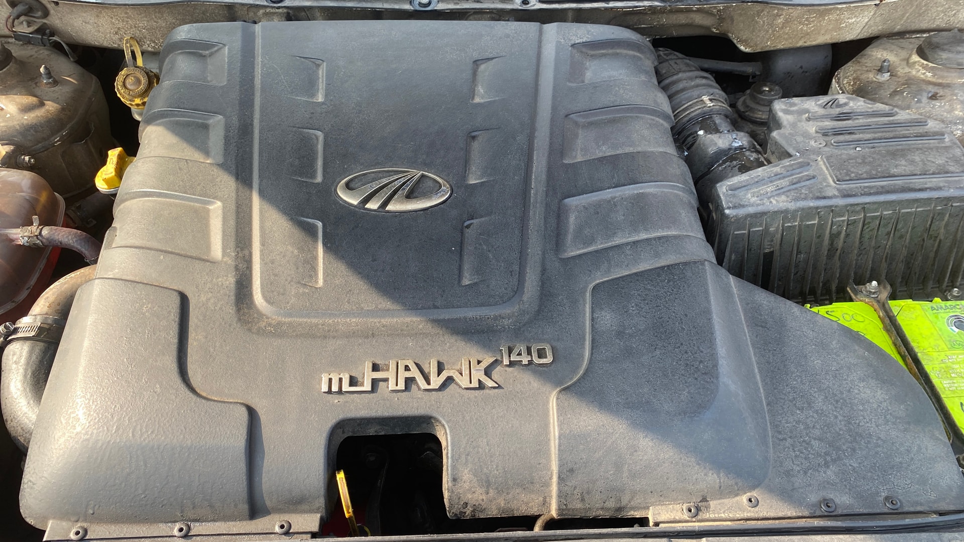 View 2017 Mahindra XUV500 W10 1.99-Litre AT Image 45 Used 2017 Mahindra XUV500 W10 1.99-Litre AT Image 45