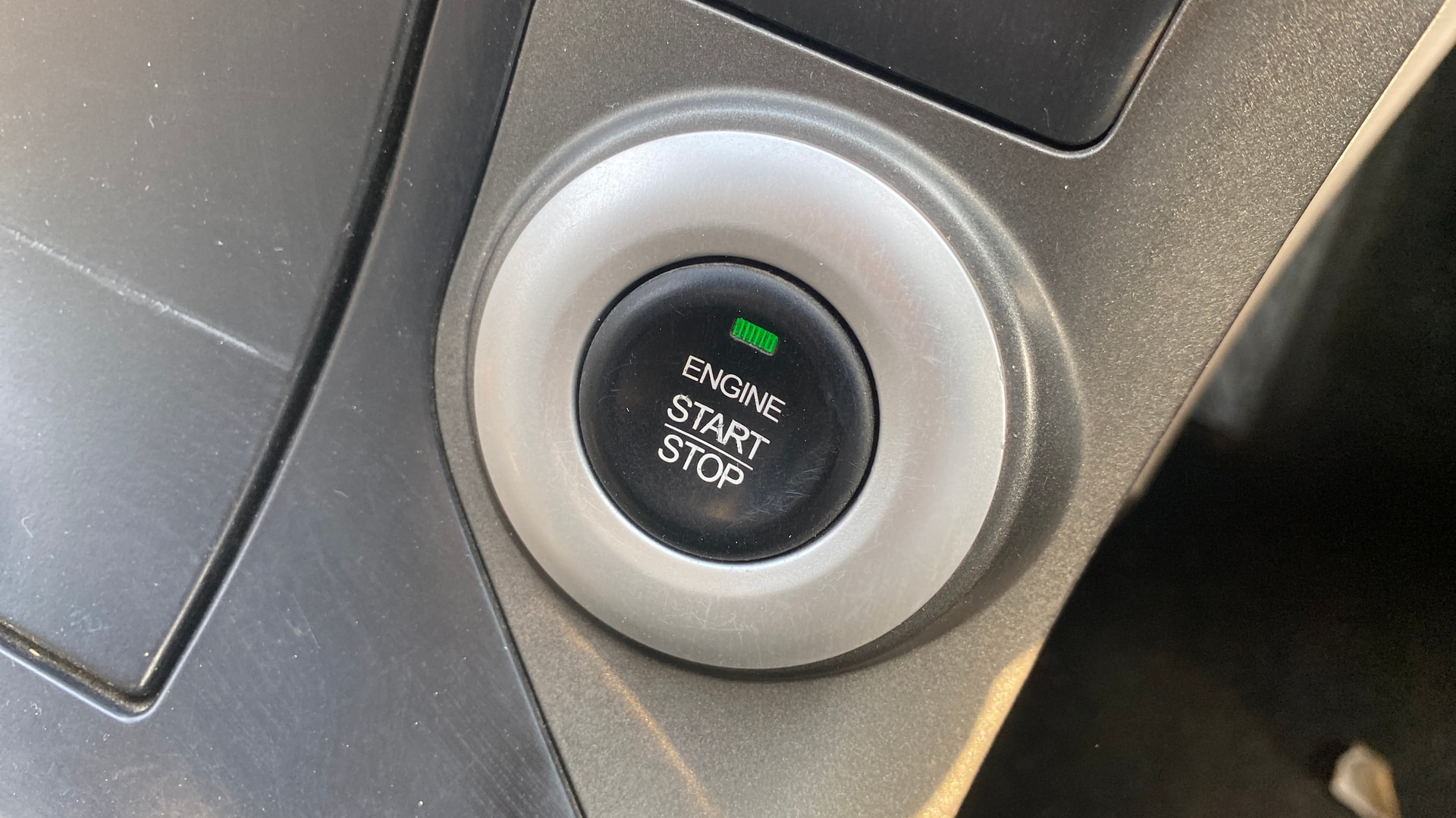 View 2017 Mahindra XUV500 W10 1.99-Litre AT Image 40 Used 2017 Mahindra XUV500 W10 1.99-Litre AT Image 40