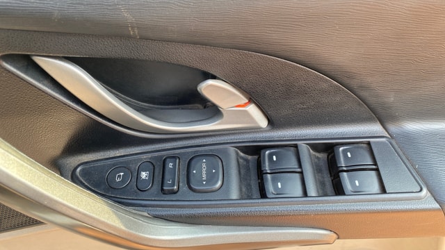 View Mahindra XUV500 Image 39 Used Mahindra XUV500 Image 39