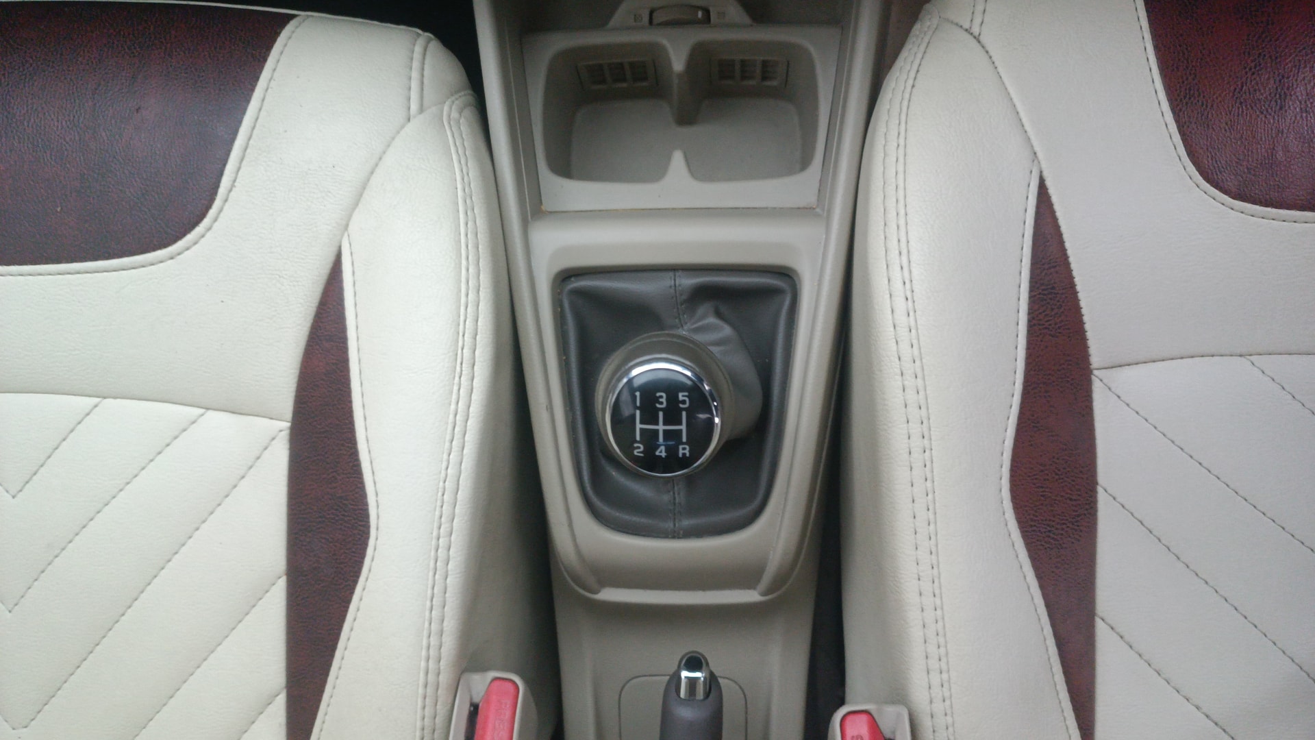 View 2019 Maruti Suzuki 1000 Base Variant Image 42 Used 2019 Maruti Suzuki 1000 Base Variant Image 42