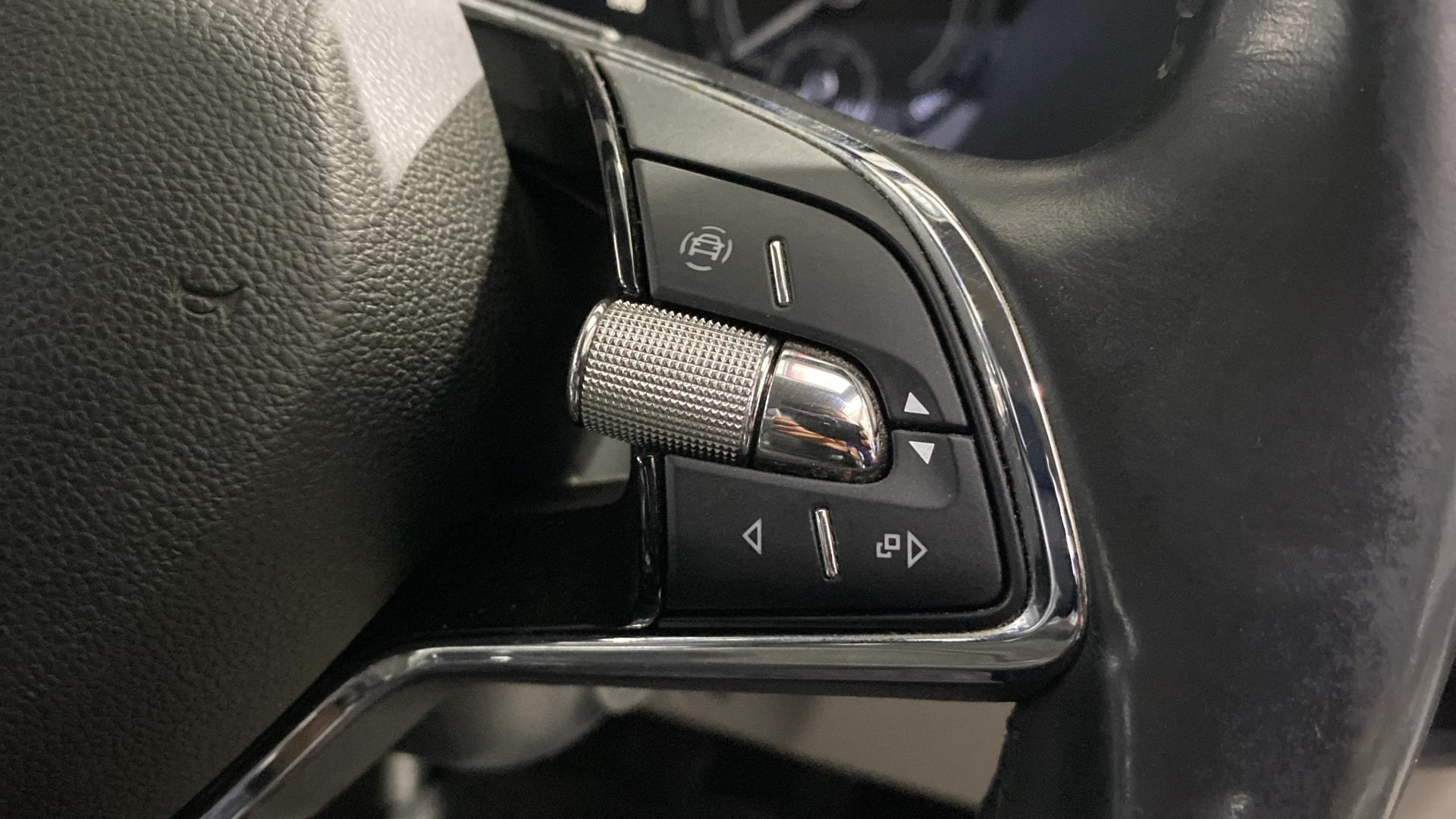 View 2023 Skoda Kushaq Style 1.0 TSI MT Image 3 Used 2023 Skoda Kushaq Style 1.0 TSI MT Image 3