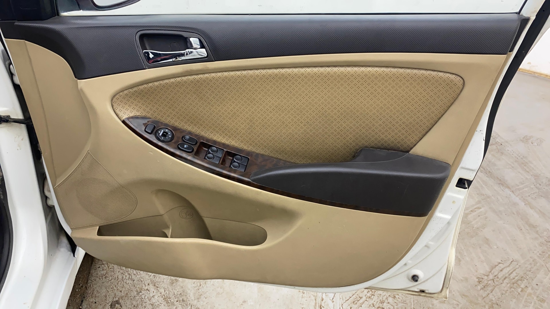 View 2012 Hyundai Fluidic Verna 1.6 CRDI SX Image 32 Used 2012 Hyundai Fluidic Verna 1.6 CRDI SX Image 32