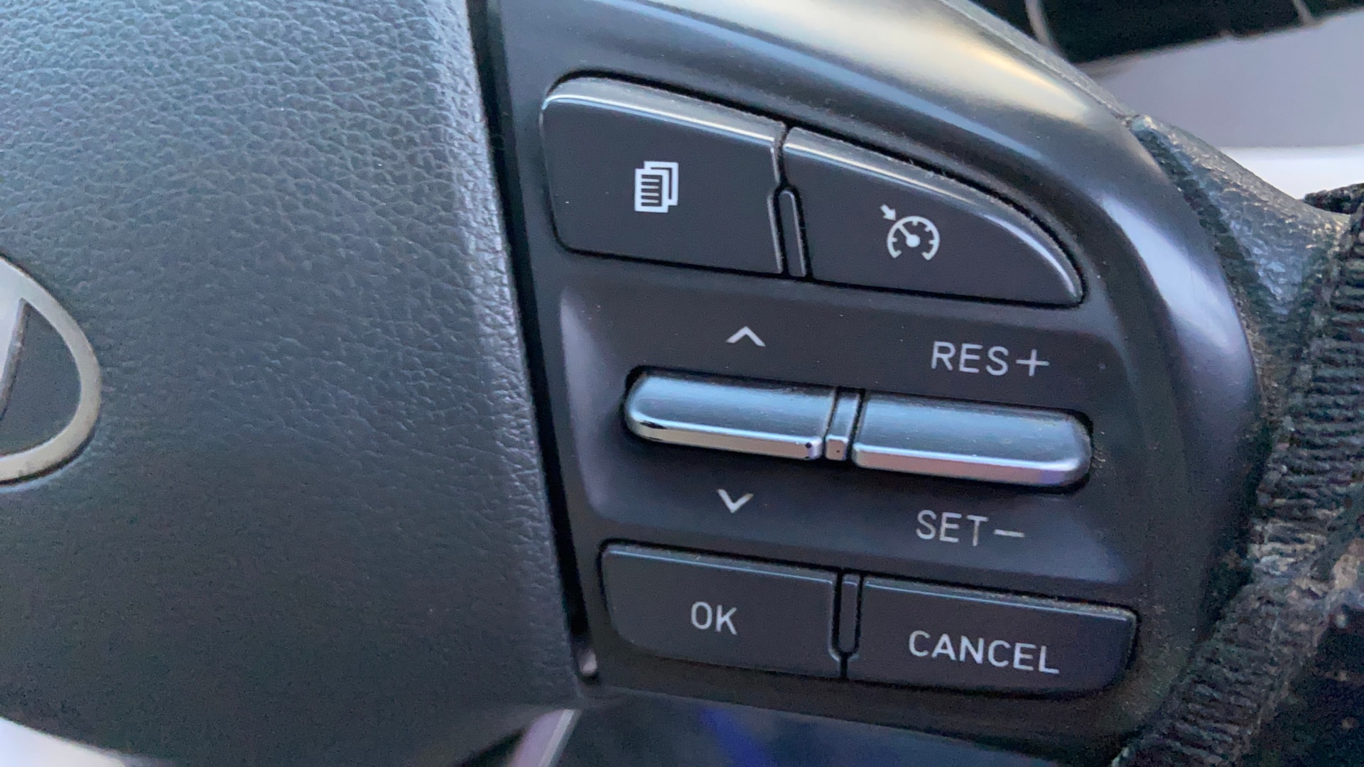 View 2023 Hyundai Grand i10 Nios Sportz Petrol AMT Image 3 Used 2023 Hyundai Grand i10 Nios Sportz Petrol AMT Image 3