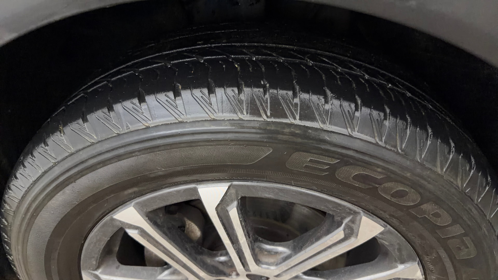 View 2023 Mahindra XUV700 MX Petrol 5 STR Image 9 Used 2023 Mahindra XUV700 MX Petrol 5 STR Image 9