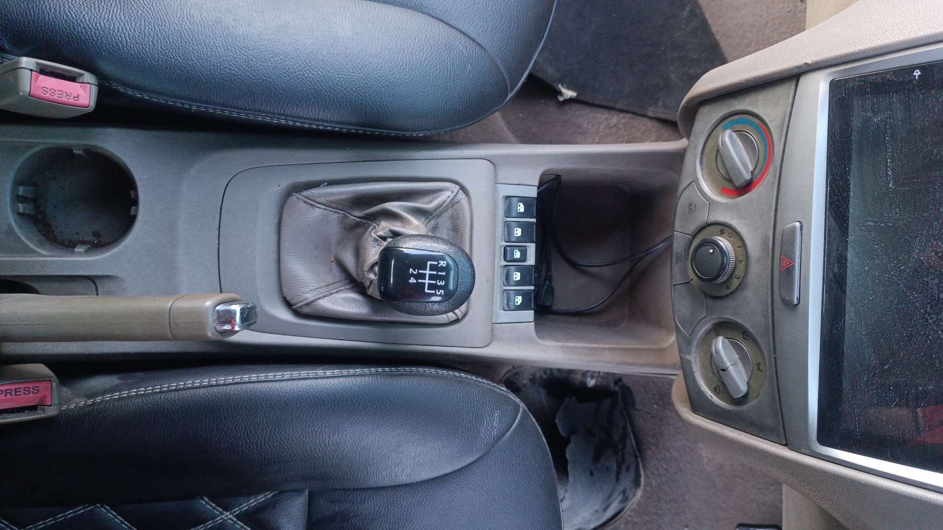 View 2013 Chevrolet Sail UVA 1.2 Base Image 37 Used 2013 Chevrolet Sail UVA 1.2 Base Image 37