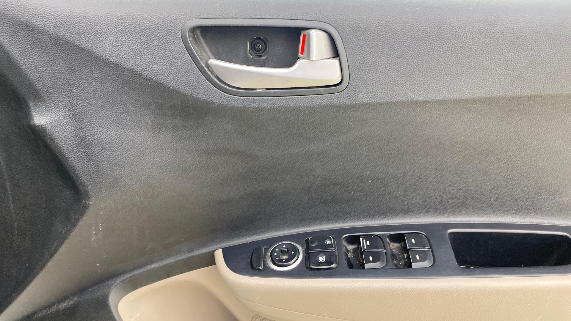 View 2016 Hyundai Grand i10 1.2 Asta Petrol Image 37 Used 2016 Hyundai Grand i10 1.2 Asta Petrol Image 37