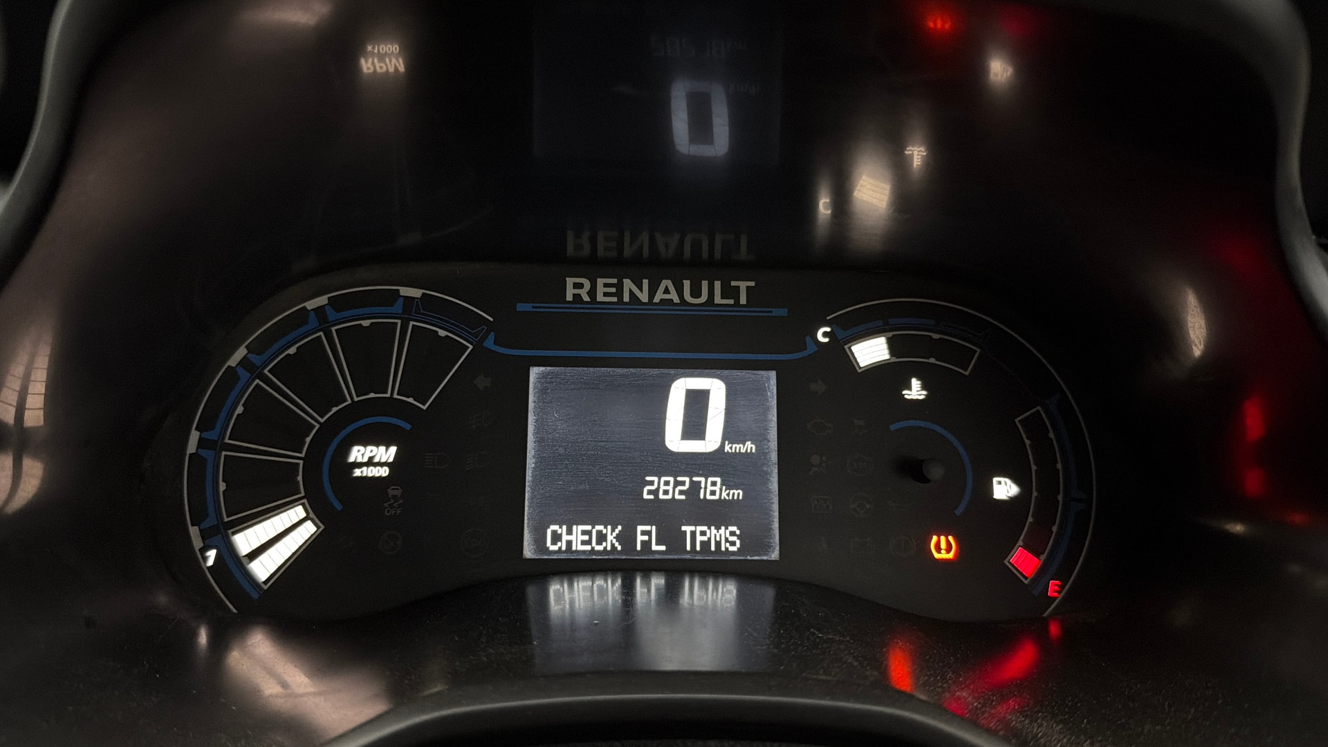 View 2025 Renault Triber RXE Image 35 Used 2025 Renault Triber RXE Image 35