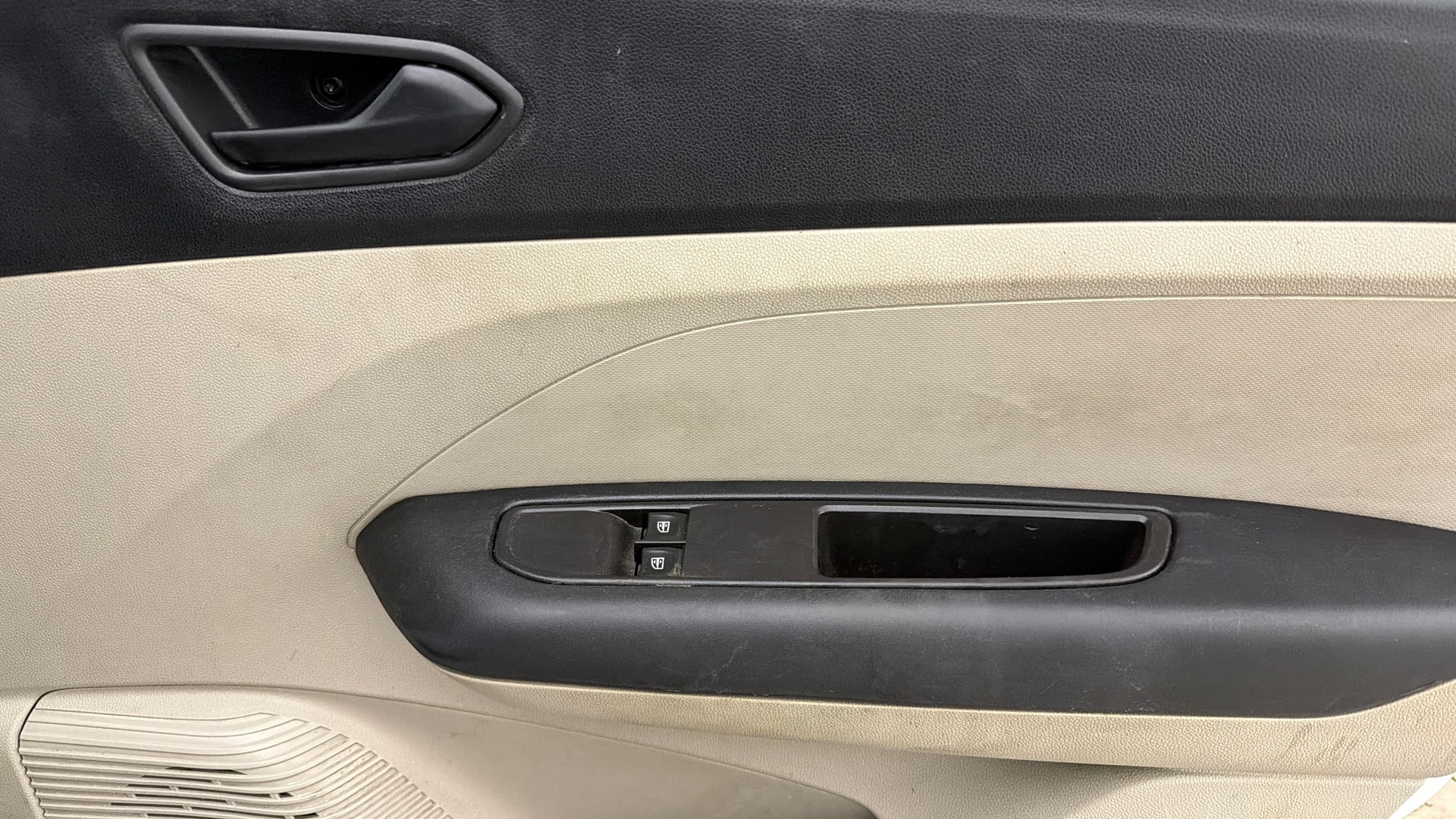 View 2025 Renault Triber RXE Image 34 Used 2025 Renault Triber RXE Image 34