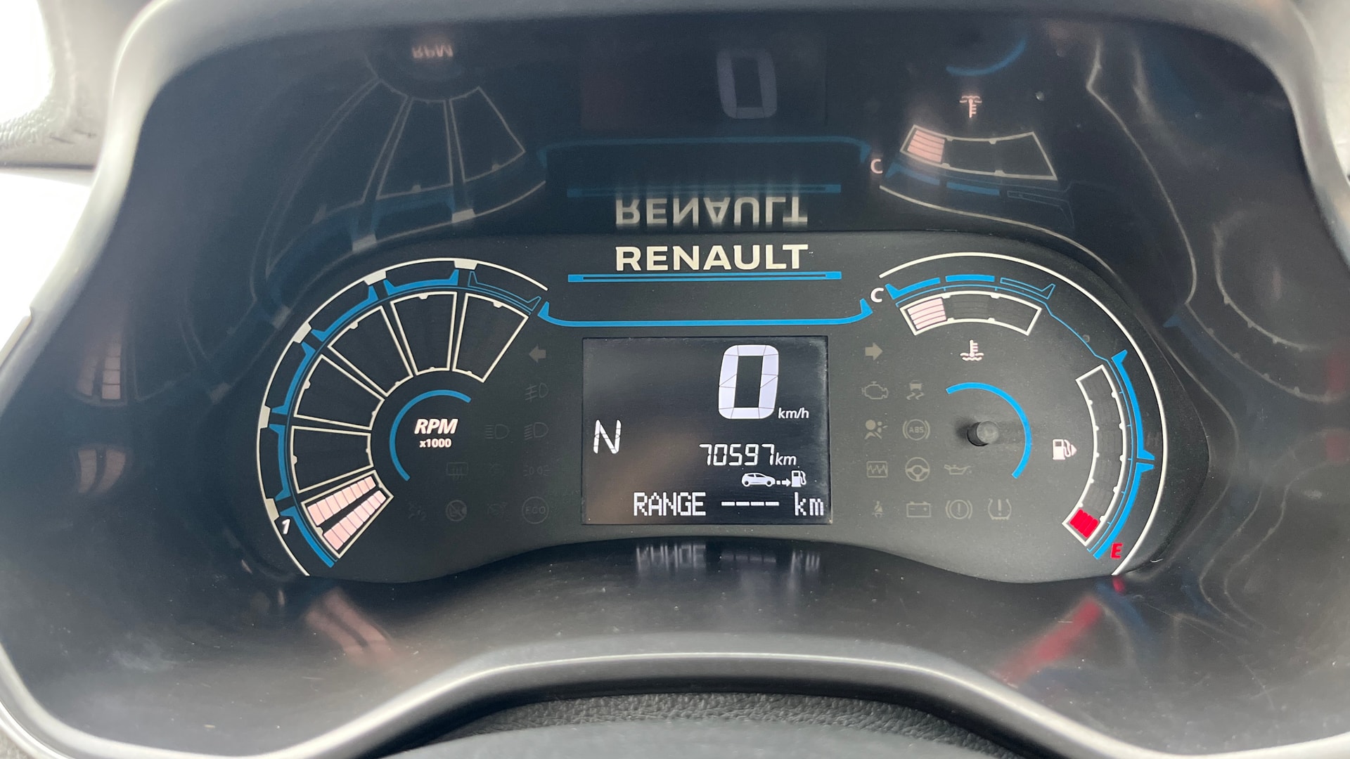 View 2022 Renault Triber RXZ AMT Image 22 Used 2022 Renault Triber RXZ AMT Image 22