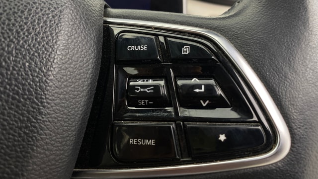 View Mahindra XUV700 Image 3 Used Mahindra XUV700 Image 3