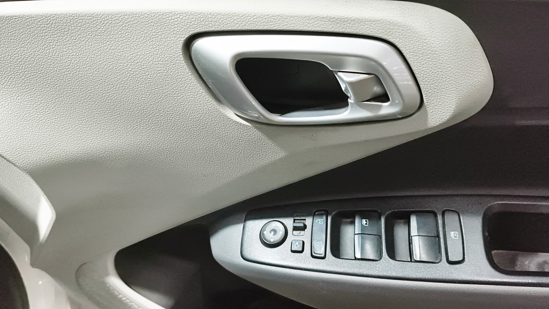 View 2023 Hyundai Grand i10 Nios Sportz Petrol AMT Image 34 Used 2023 Hyundai Grand i10 Nios Sportz Petrol AMT Image 34