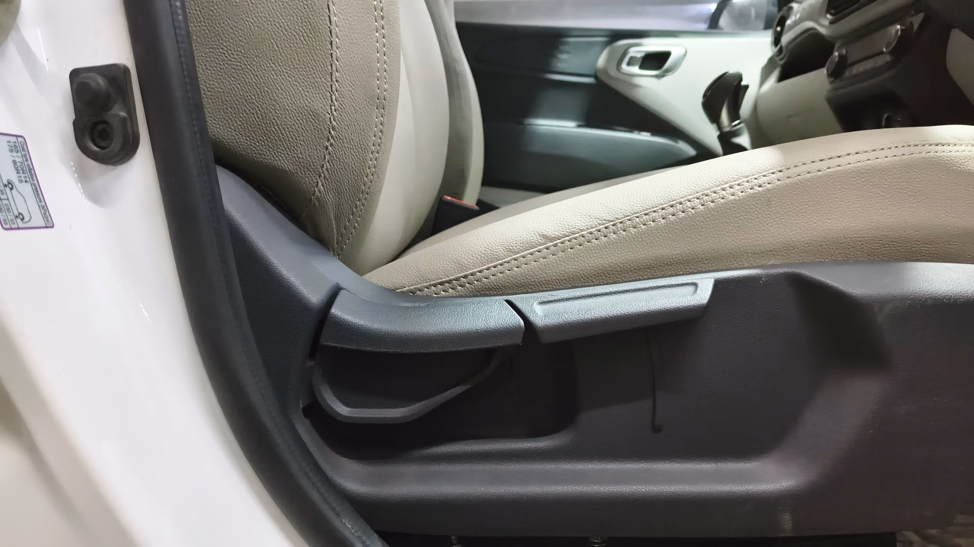 View 2023 Hyundai Grand i10 Nios Sportz Petrol AMT Image 19 Used 2023 Hyundai Grand i10 Nios Sportz Petrol AMT Image 19