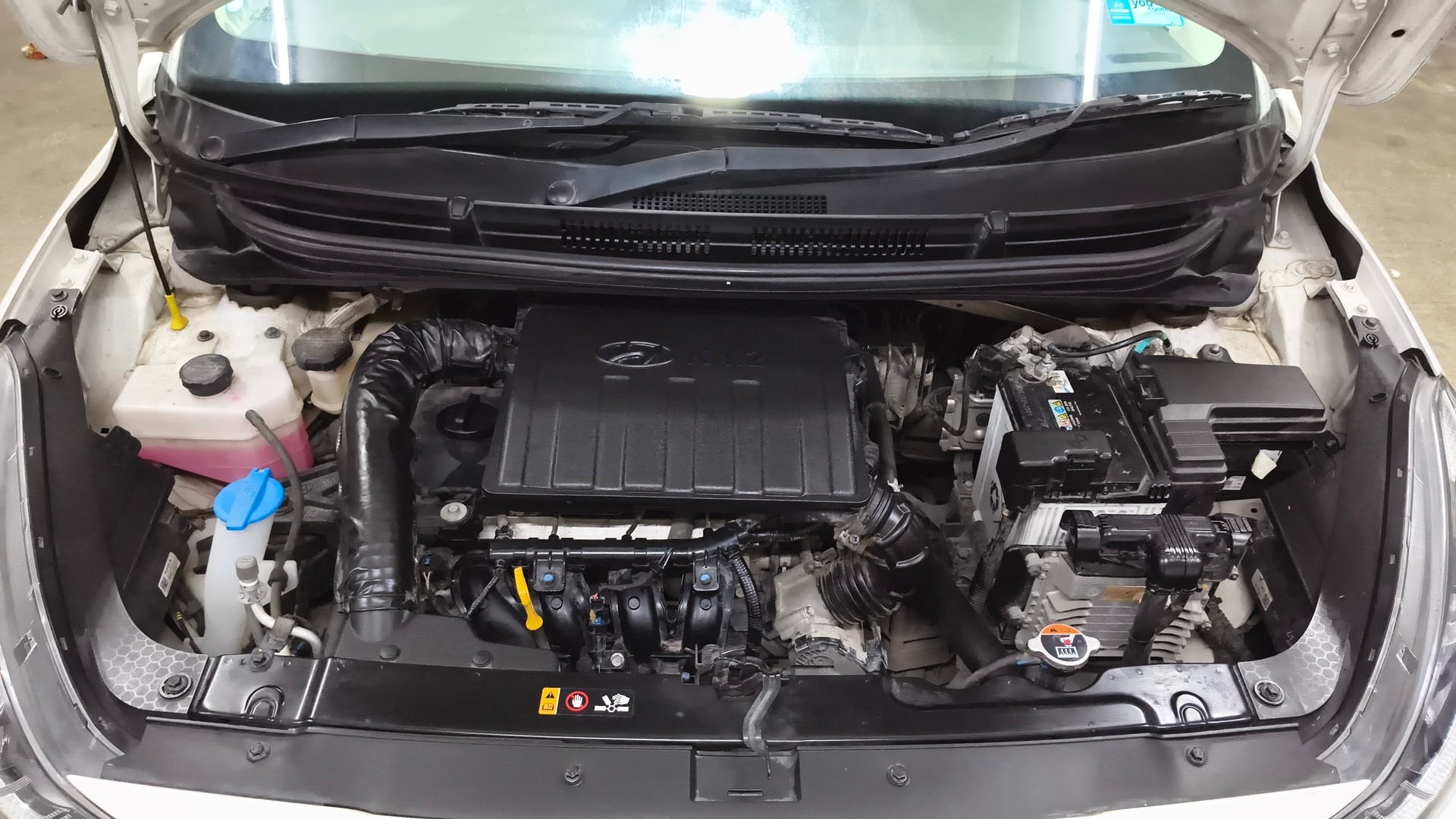 View 2023 Hyundai Grand i10 Nios Sportz Petrol AMT Image 43 Used 2023 Hyundai Grand i10 Nios Sportz Petrol AMT Image 43