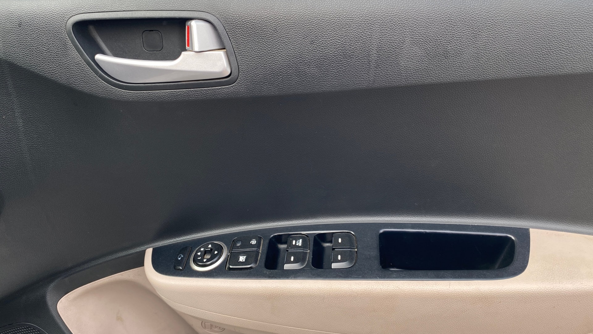 View 2018 Hyundai Xcent SX Petrol Image 33 Used 2018 Hyundai Xcent SX Petrol Image 33