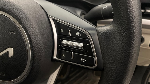 View Kia Carens Image 3 Used Kia Carens Image 3