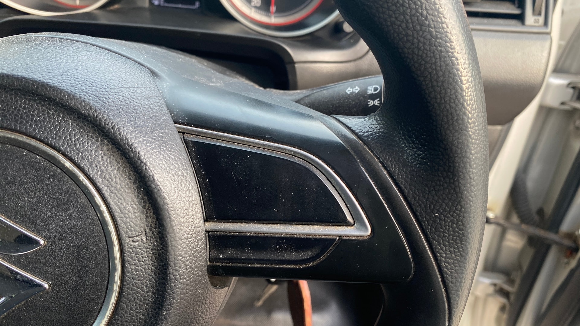 View 2020 Maruti Suzuki 1000 Base Variant Image 3 Used 2020 Maruti Suzuki 1000 Base Variant Image 3