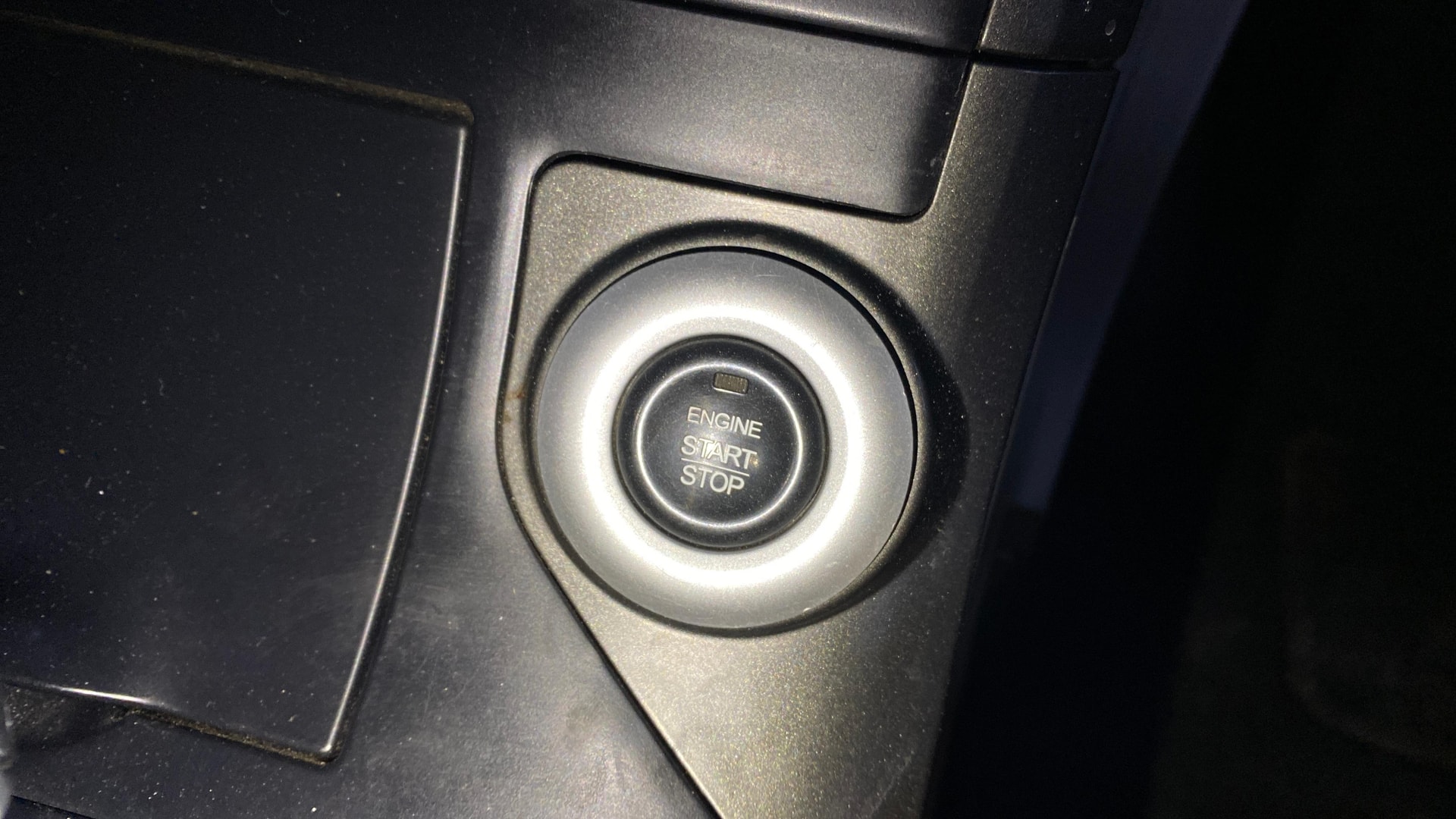View 2017 Mahindra XUV500 W9 AT Image 40 Used 2017 Mahindra XUV500 W9 AT Image 40