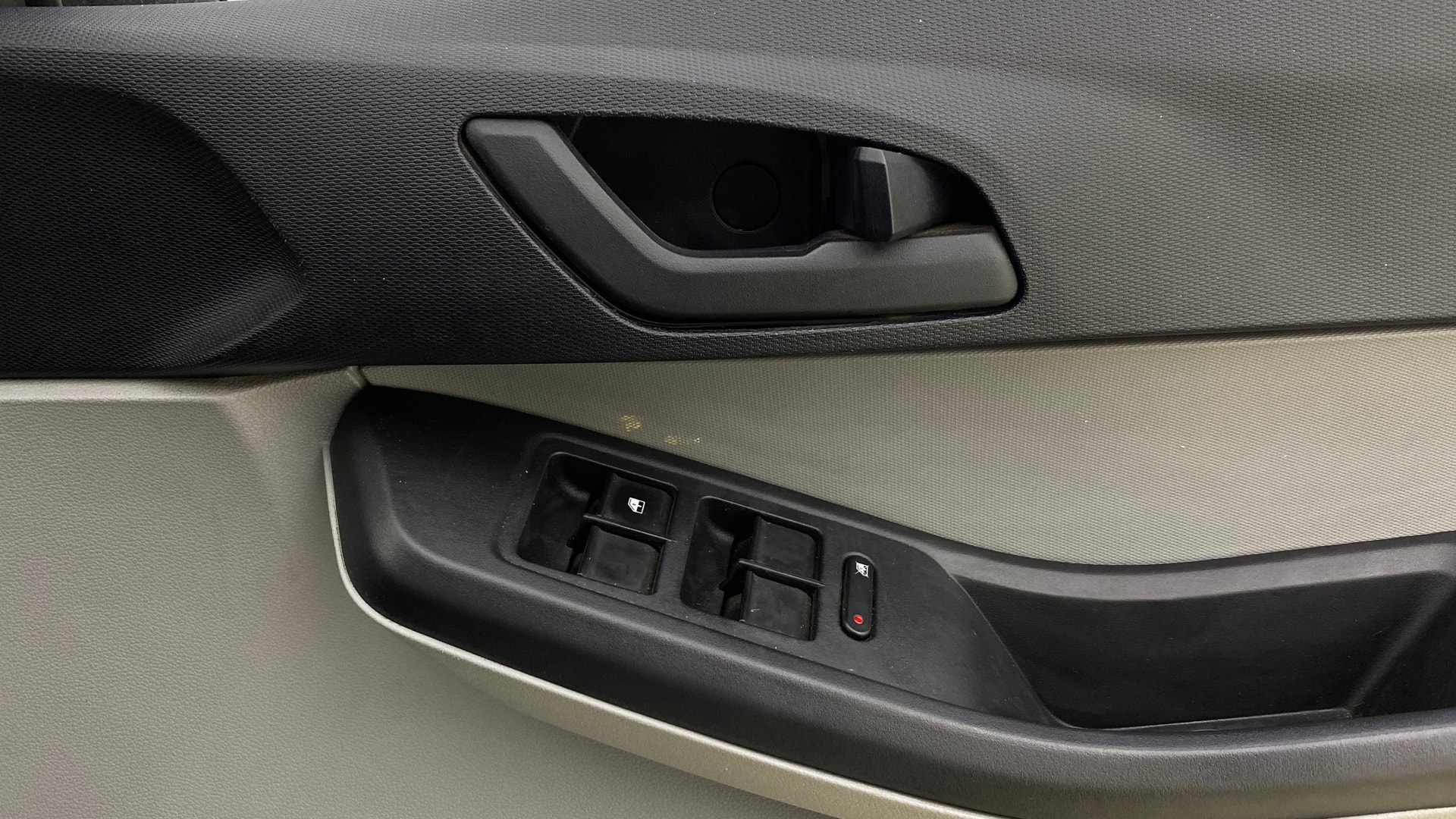 View 2021 Tata Tiago Revotorq XB Image 32 Used 2021 Tata Tiago Revotorq XB Image 32